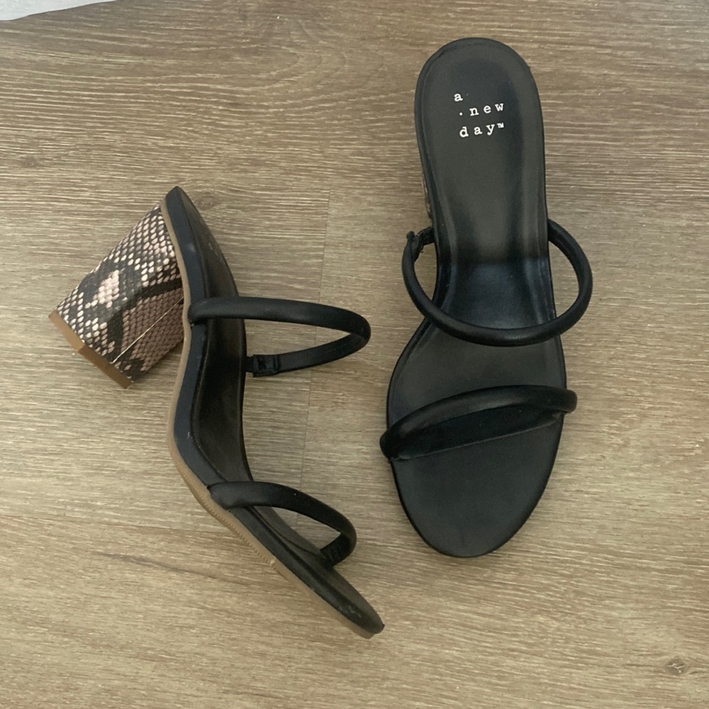 a new day snakeskin heel sandals - size 6